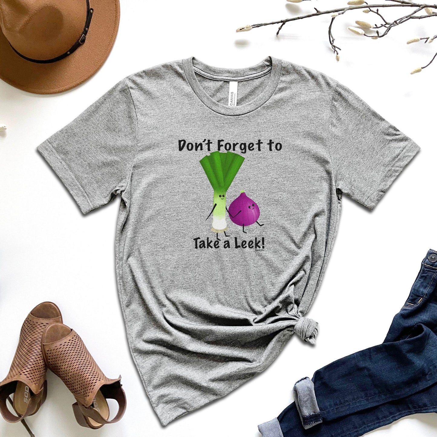 Don't Forget to Take a Leek T-Shirt | Funny Vegetable Pun Tee | Onion & Leek Graphic Shirt | Adult Unisex Humor Tee | Plant Lover Gift | Foodie Joke Shirt