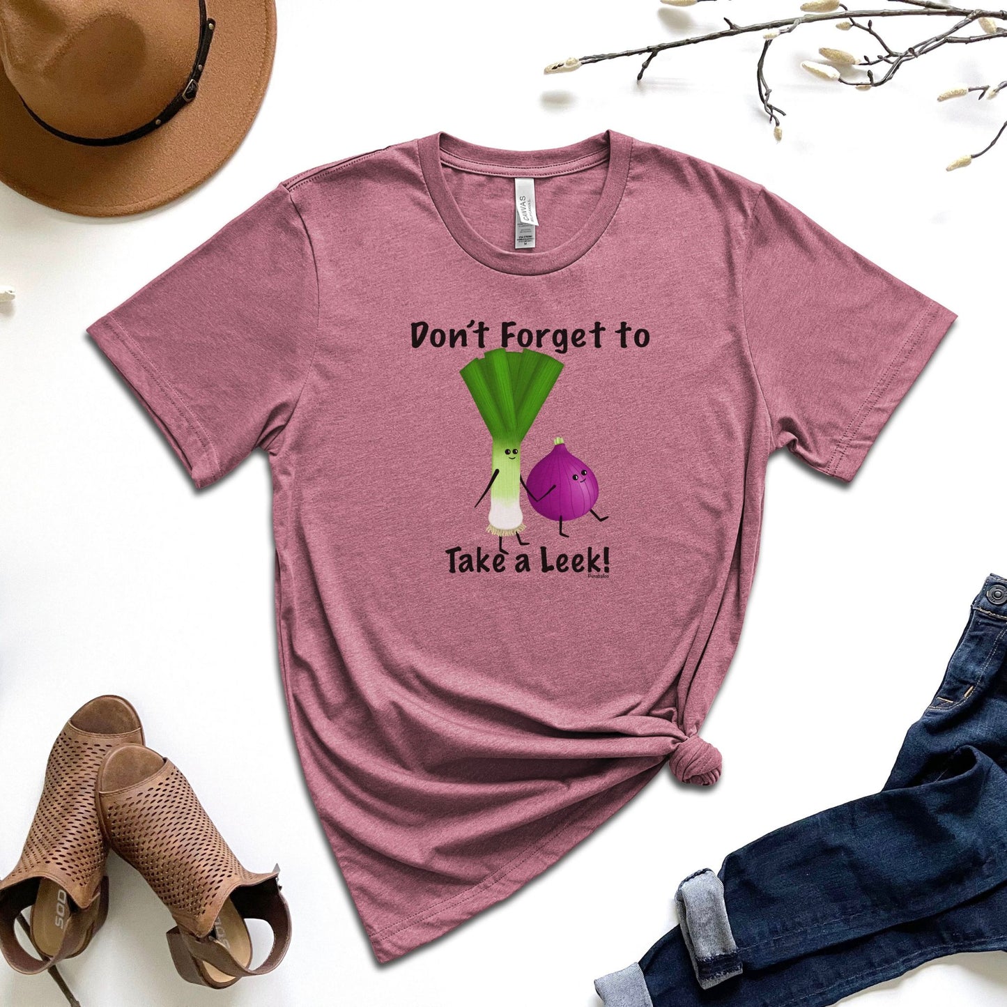 Don't Forget to Take a Leek T-Shirt | Funny Vegetable Pun Tee | Onion & Leek Graphic Shirt | Adult Unisex Humor Tee | Plant Lover Gift | Foodie Joke Shirt
